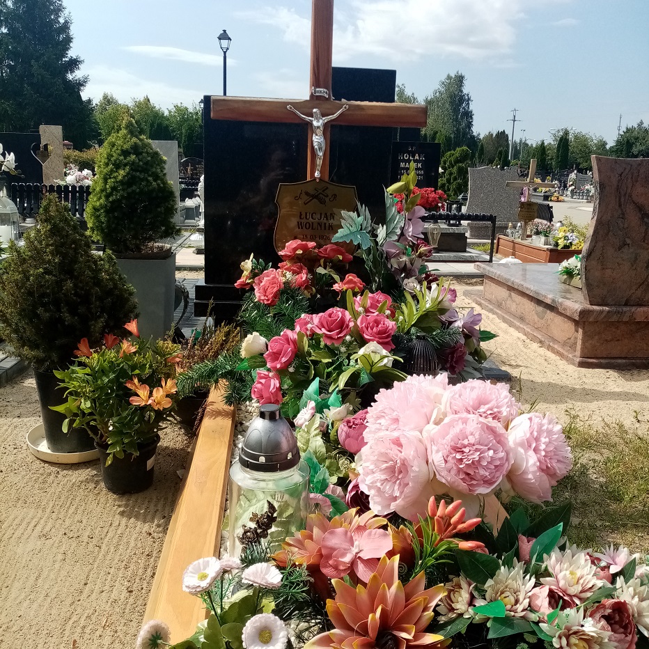 Grób Łucjan Wolnik